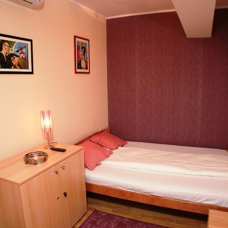 Hostel Jasmin เบลเกรด ภายนอก รูปภาพ