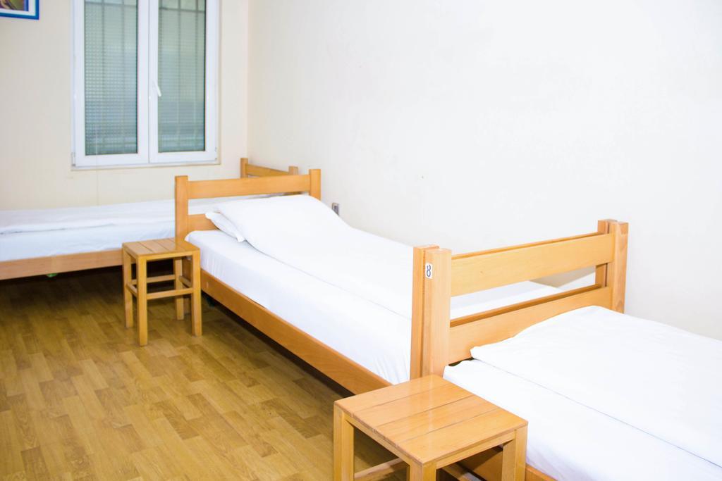 Hostel Jasmin เบลเกรด ภายนอก รูปภาพ