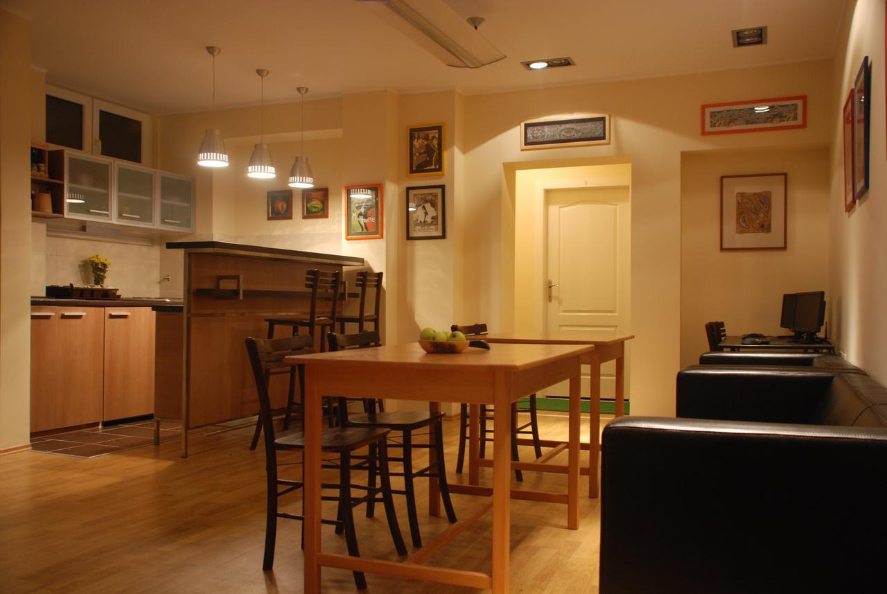 Hostel Jasmin เบลเกรด ภายนอก รูปภาพ