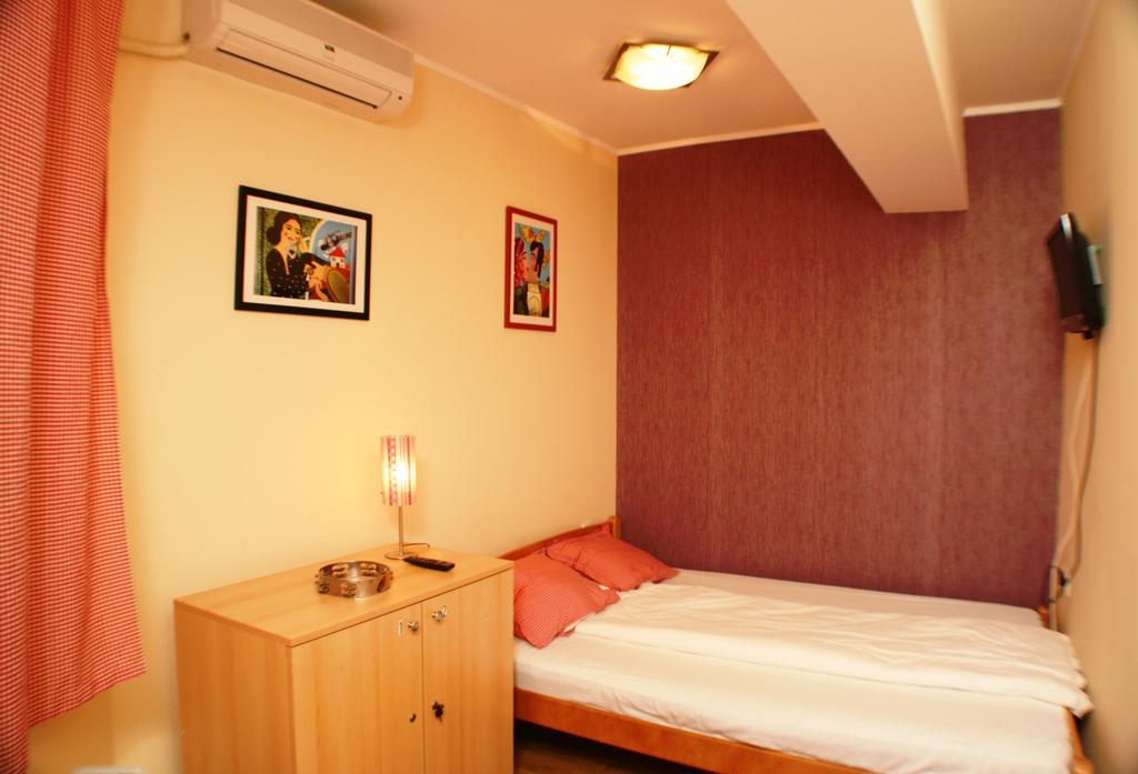 Hostel Jasmin เบลเกรด ภายนอก รูปภาพ